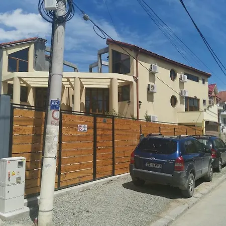 Casa George Mamaia Nord 3*